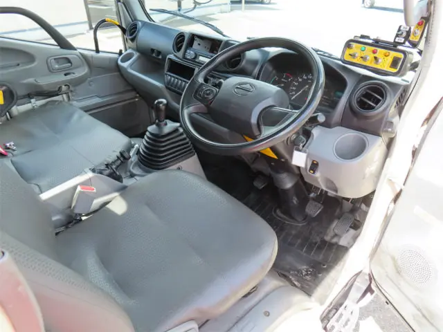 日野 デュトロ 2RG-XZU605X(2WD)の写真10
