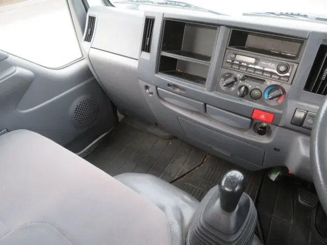 いすゞ エルフ TKG-NHR85A(2WD)の写真15
