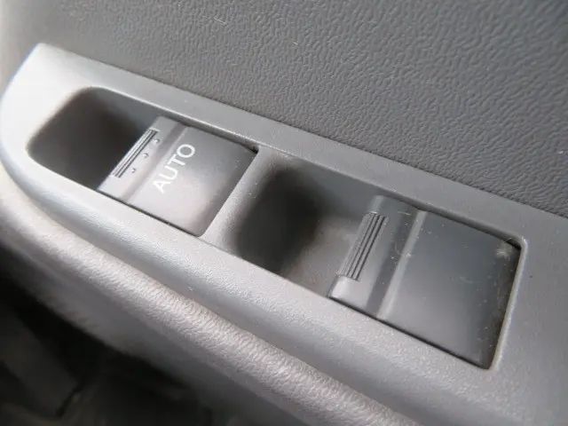 いすゞ エルフ TKG-NHR85A(2WD)の写真18