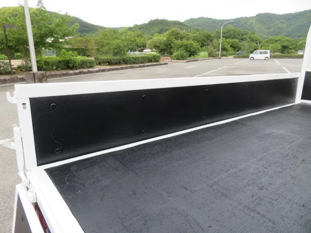いすゞ エルフ TKG-NHR85A(2WD)の写真22