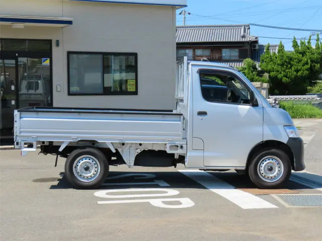 トヨタ タウンエーストラック 5BF-S403U(2WD)の写真4