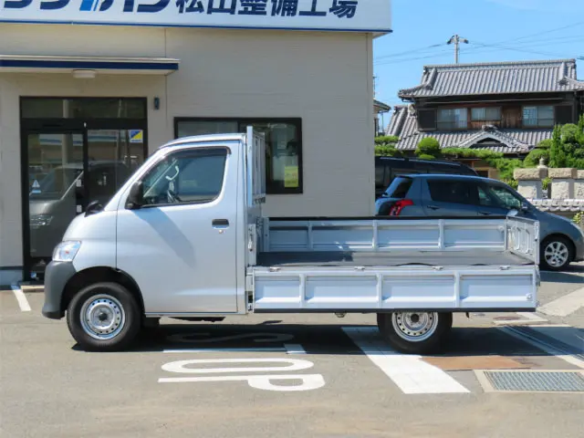 トヨタ タウンエーストラック 5BF-S403U(2WD)の写真9