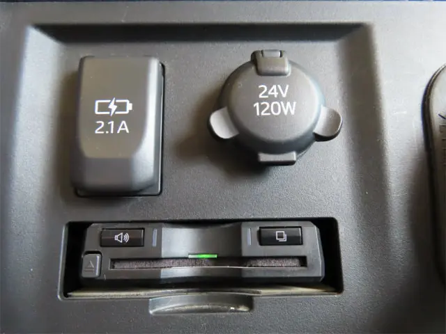 日野 プロフィア 2DG-FS1EGA(6x4)の写真18