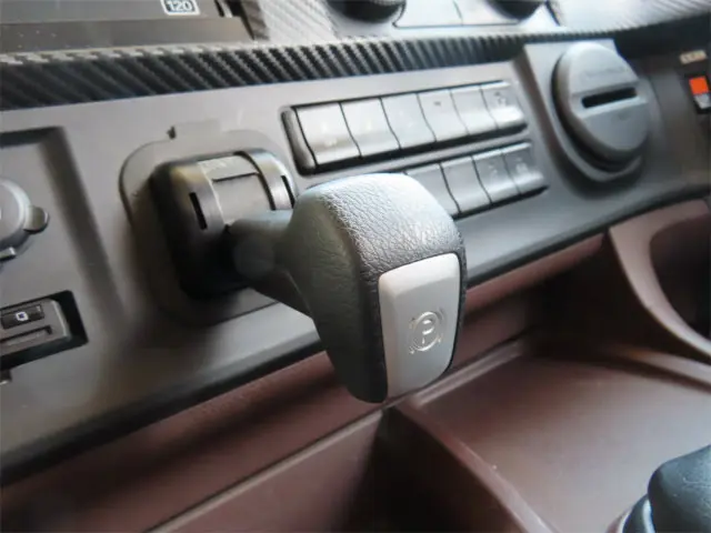 日野 プロフィア 2DG-FS1EGA(6x4)の写真22