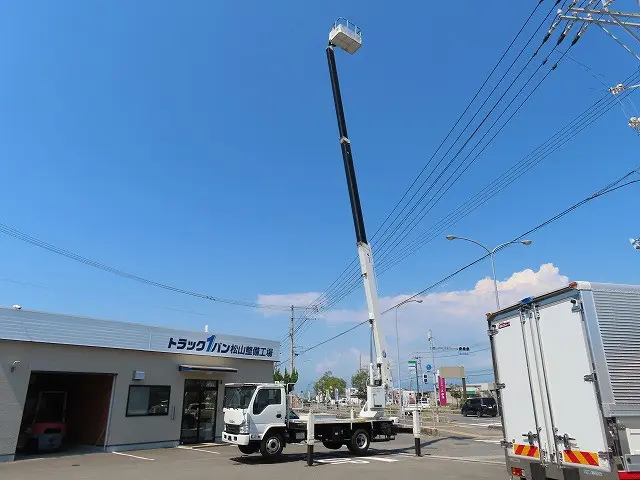 いすゞ エルフ TKG-NKR85YN(2WD)の写真9