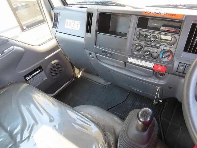 いすゞ エルフ TKG-NKR85YN(2WD)の写真15