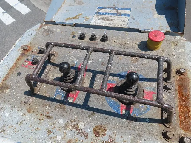 いすゞ エルフ TKG-NKR85YN(2WD)の写真30