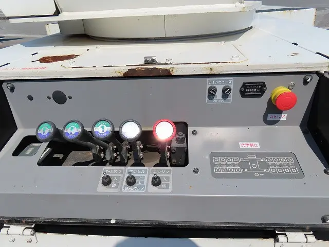 いすゞ エルフ TKG-NKR85YN(2WD)の写真32