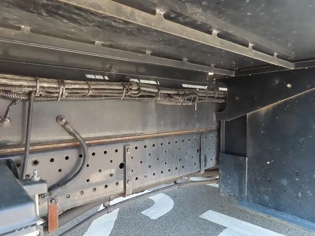 いすゞ エルフ TKG-NKR85YN(2WD)の写真40