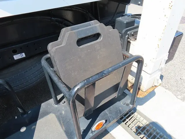 いすゞ エルフ TKG-NKR85YN(2WD)の写真49