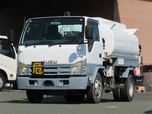 いすゞ エルフ SKG-NKR85YN(2WD)の写真1