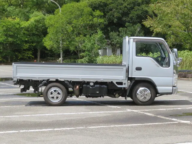 いすゞ エルフ BKG-NJR85A(2WD)の写真5