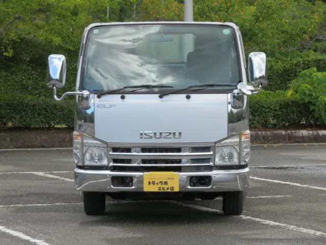 いすゞ エルフ BKG-NJR85A(2WD)の写真6