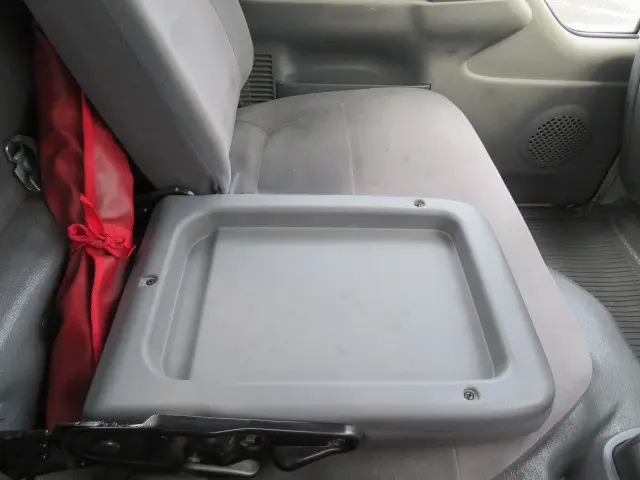 いすゞ エルフ BKG-NJR85A(2WD)の写真14