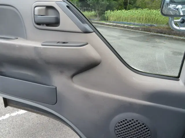 いすゞ エルフ BKG-NJR85A(2WD)の写真24