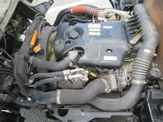 いすゞ エルフ BKG-NJR85A(2WD)の写真37