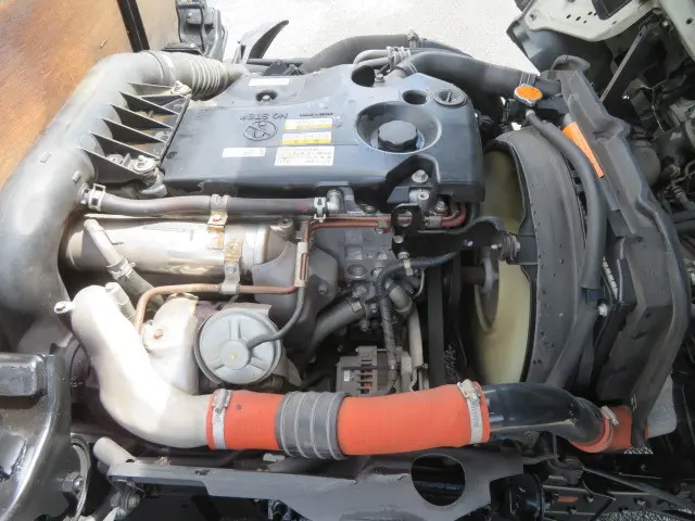 いすゞ エルフ BKG-NJR85A(2WD)の写真38