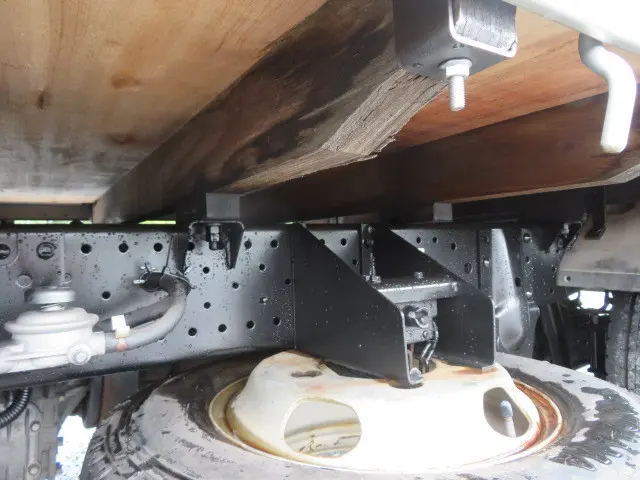 いすゞ エルフ BKG-NJR85A(2WD)の写真45