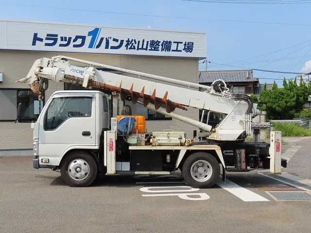 いすゞ エルフ BKG-NKR85N(2WD)の写真4