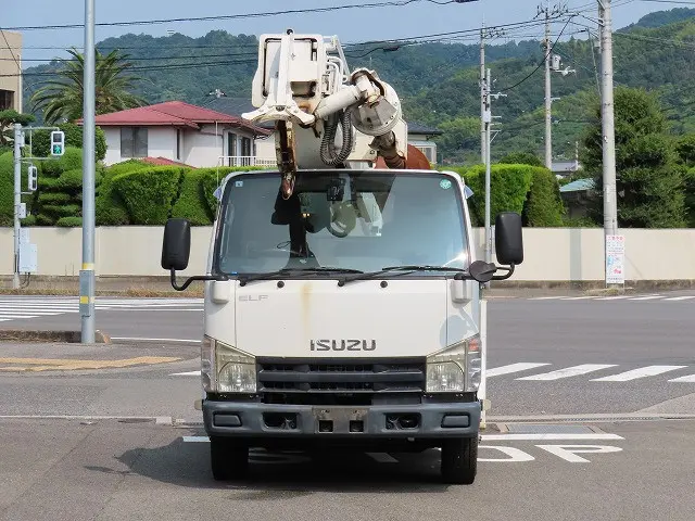 いすゞ エルフ BKG-NKR85N(2WD)の写真6