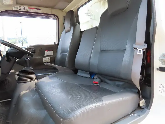 いすゞ エルフ BKG-NKR85N(2WD)の写真10