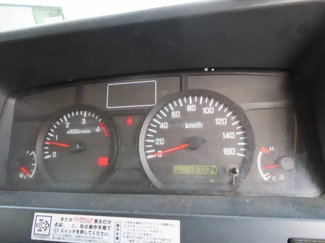 いすゞ エルフ BKG-NKR85N(2WD)の写真12