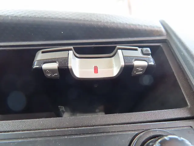 いすゞ エルフ BKG-NKR85N(2WD)の写真17