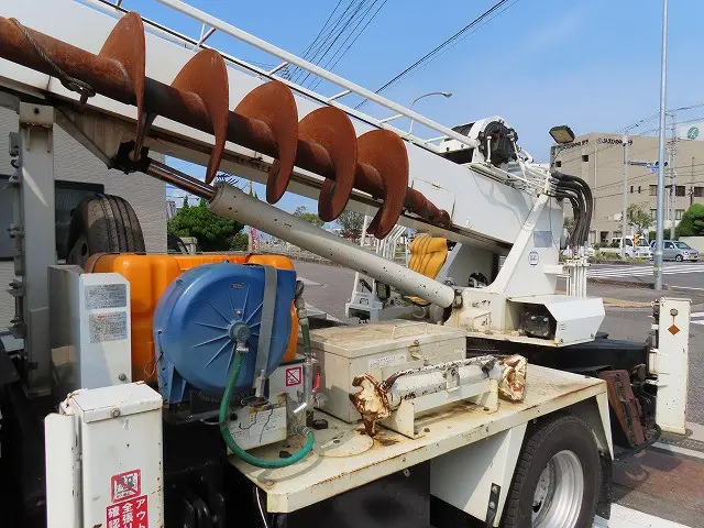 いすゞ エルフ BKG-NKR85N(2WD)の写真21