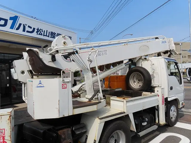 いすゞ エルフ BKG-NKR85N(2WD)の写真22