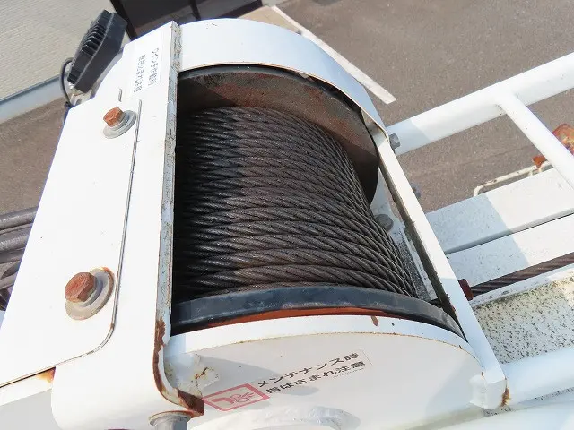 いすゞ エルフ BKG-NKR85N(2WD)の写真24