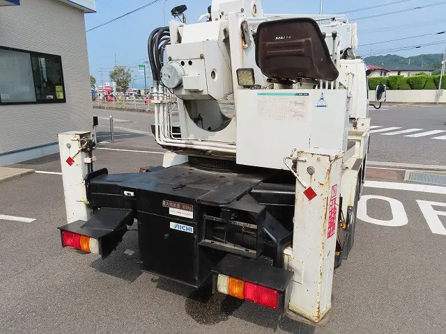 いすゞ エルフ BKG-NKR85N(2WD)の写真33