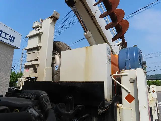 いすゞ エルフ BKG-NKR85N(2WD)の写真34