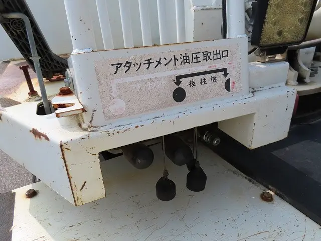 いすゞ エルフ BKG-NKR85N(2WD)の写真35