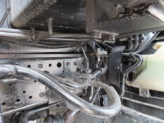 いすゞ エルフ BKG-NKR85N(2WD)の写真43