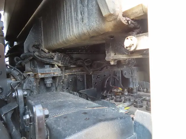 いすゞ エルフ BKG-NKR85N(2WD)の写真44