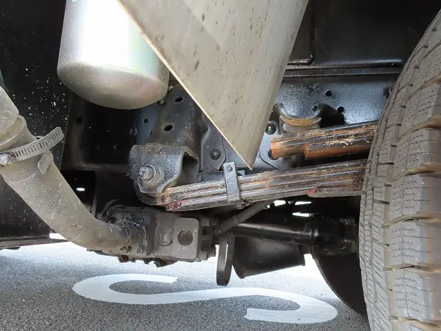 いすゞ エルフ BKG-NKR85N(2WD)の写真45