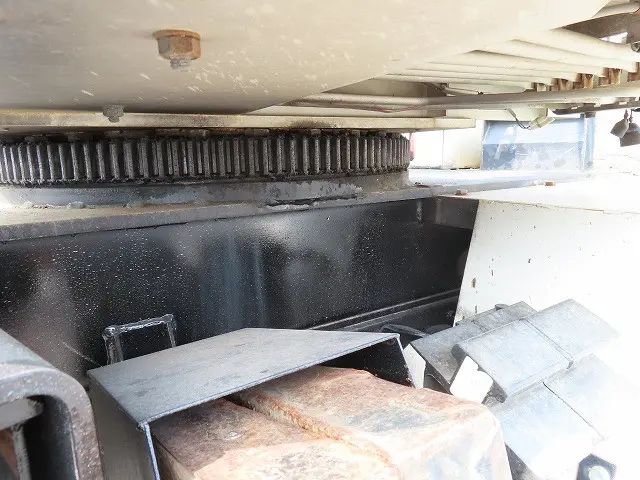 いすゞ エルフ BKG-NKR85N(2WD)の写真47