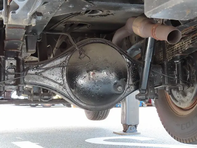 いすゞ エルフ BKG-NKR85N(2WD)の写真48