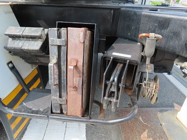 いすゞ エルフ BKG-NKR85N(2WD)の写真50