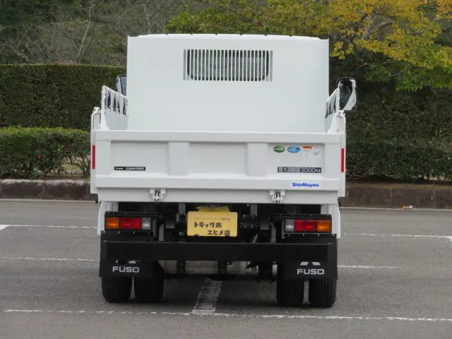三菱 キャンター 2RG-FBA60(2WD)の写真8