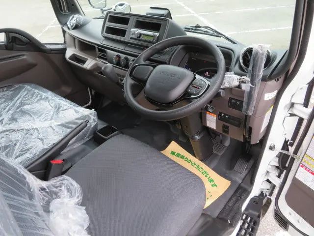 三菱 キャンター 2RG-FBA60(2WD)の写真11