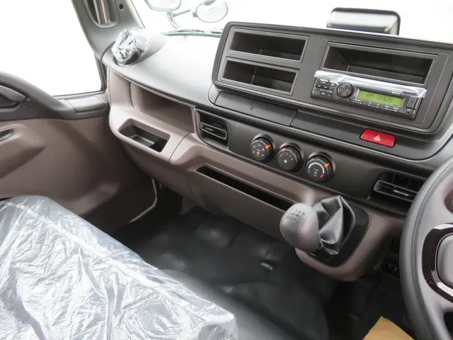三菱 キャンター 2RG-FBA60(2WD)の写真16