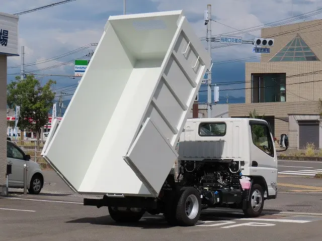 三菱 キャンター 2RG-FBA60(2WD)の写真10