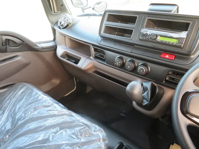 三菱 キャンター 2RG-FBA60(2WD)の写真18