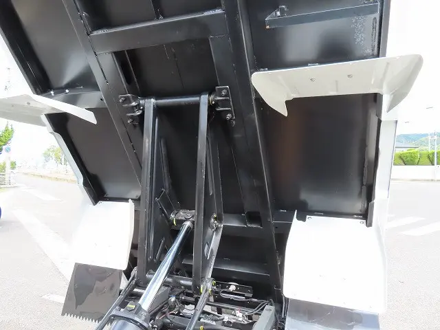 三菱 キャンター 2RG-FBA60(2WD)の写真26