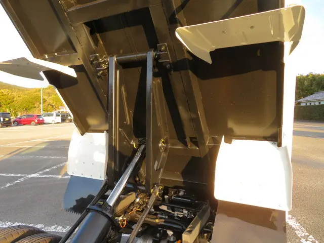 三菱 キャンター 2RG-FBA60(2WD)の写真48