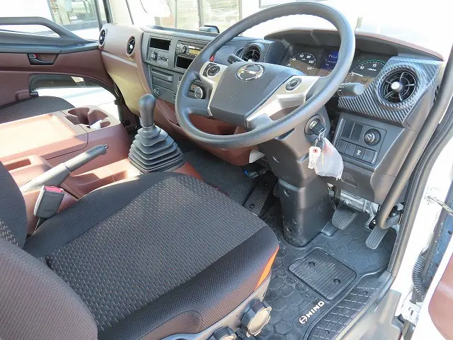 日野 レンジャー 2KG-FD2ABA(2WD)の写真9