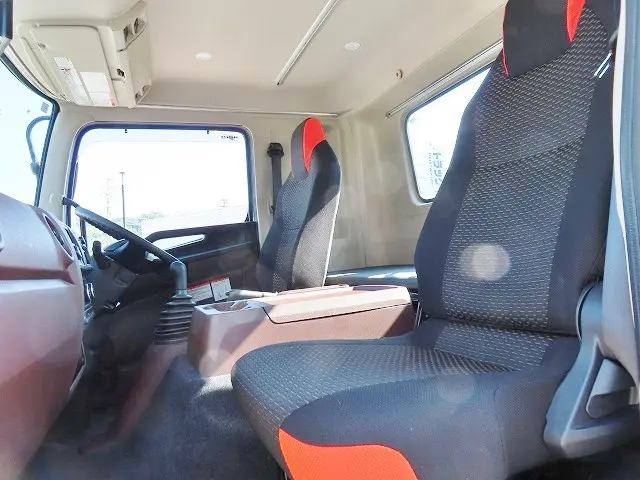 日野 レンジャー 2KG-FD2ABA(2WD)の写真10