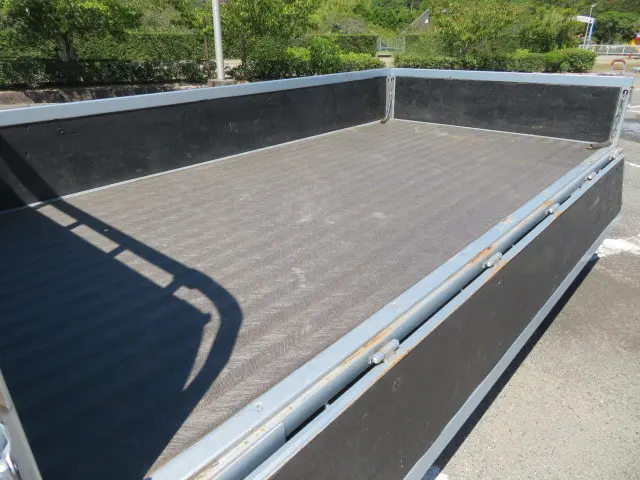 いすゞ エルフ TKG-NJR85A(2WD)の写真28