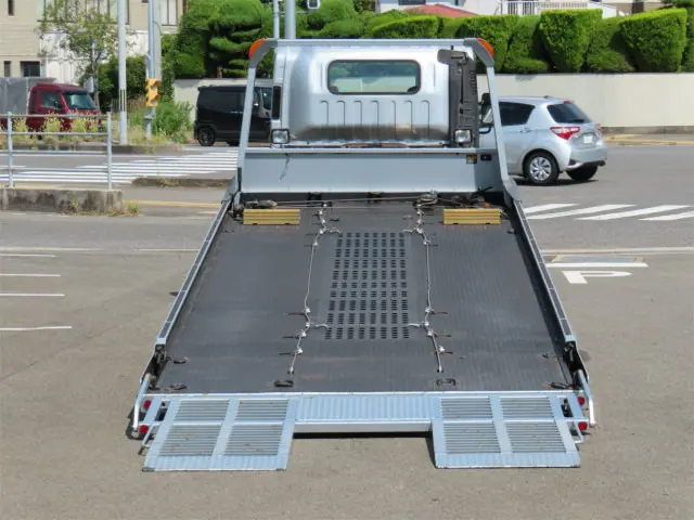 いすゞ エルフ TRG-NPR85AN(2WD)の写真8